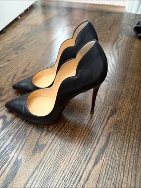 Christian Louboutin Black Hot Chick Leather Pointed-Toe Stiletto Heels 39